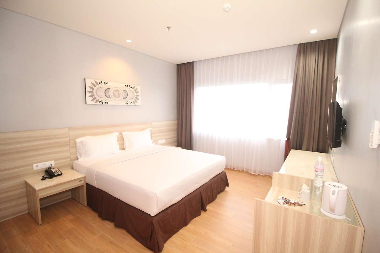 Hotel Astoria Bandar Lampung Dış mekan fotoğraf