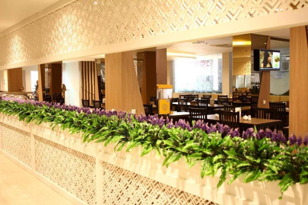 Hotel Astoria Bandar Lampung Dış mekan fotoğraf